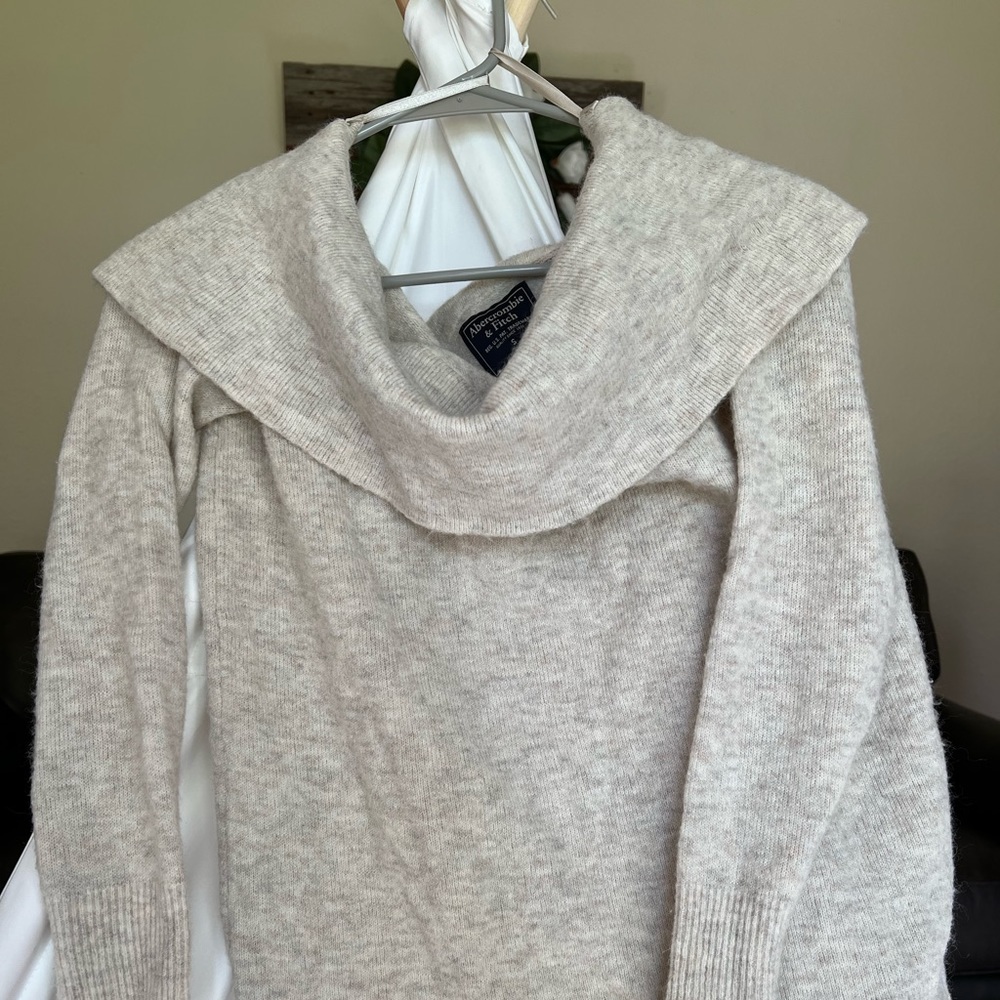 Abercrombie and Fitch cream off shoulder sweater